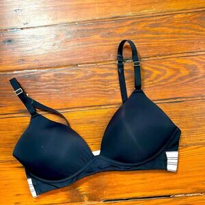 Lively wire free molded cup lined bra sz 38B